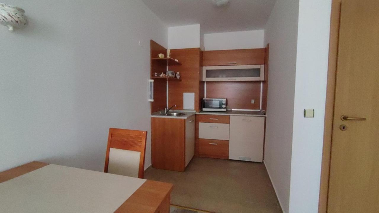 Апартамент Полюси 2 Pantai Sunny Bagian luar foto